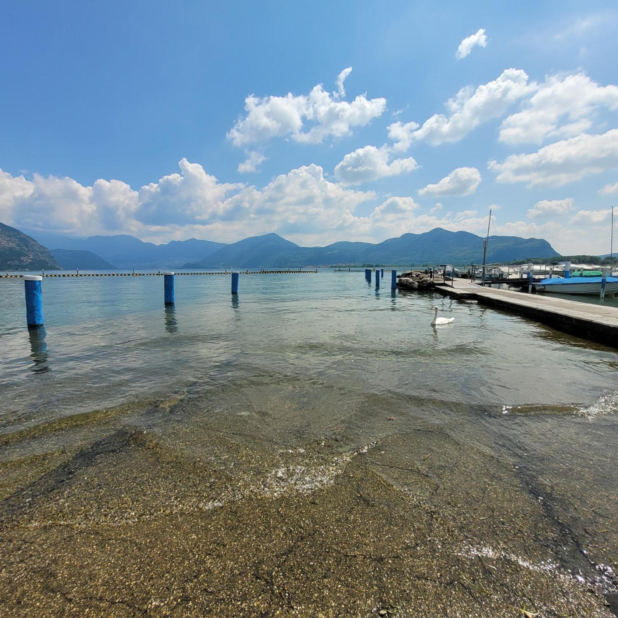 Light On Lake Iseo Clusane Ngoại thất bức ảnh